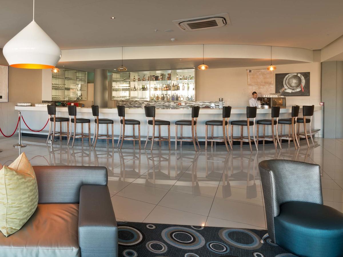 Krystal Beach Hotel Gordons Bay Exterior photo