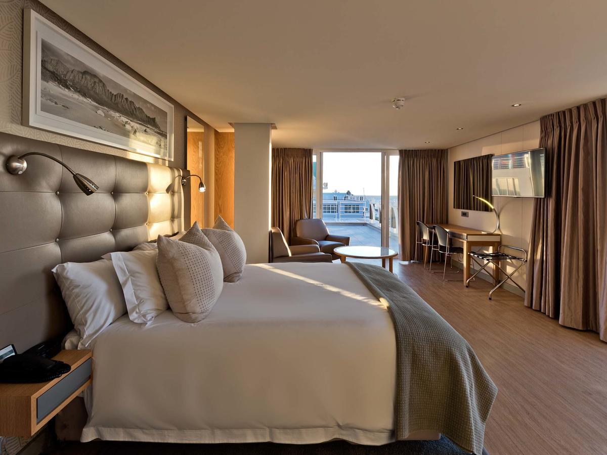Krystal Beach Hotel Gordons Bay Exterior photo