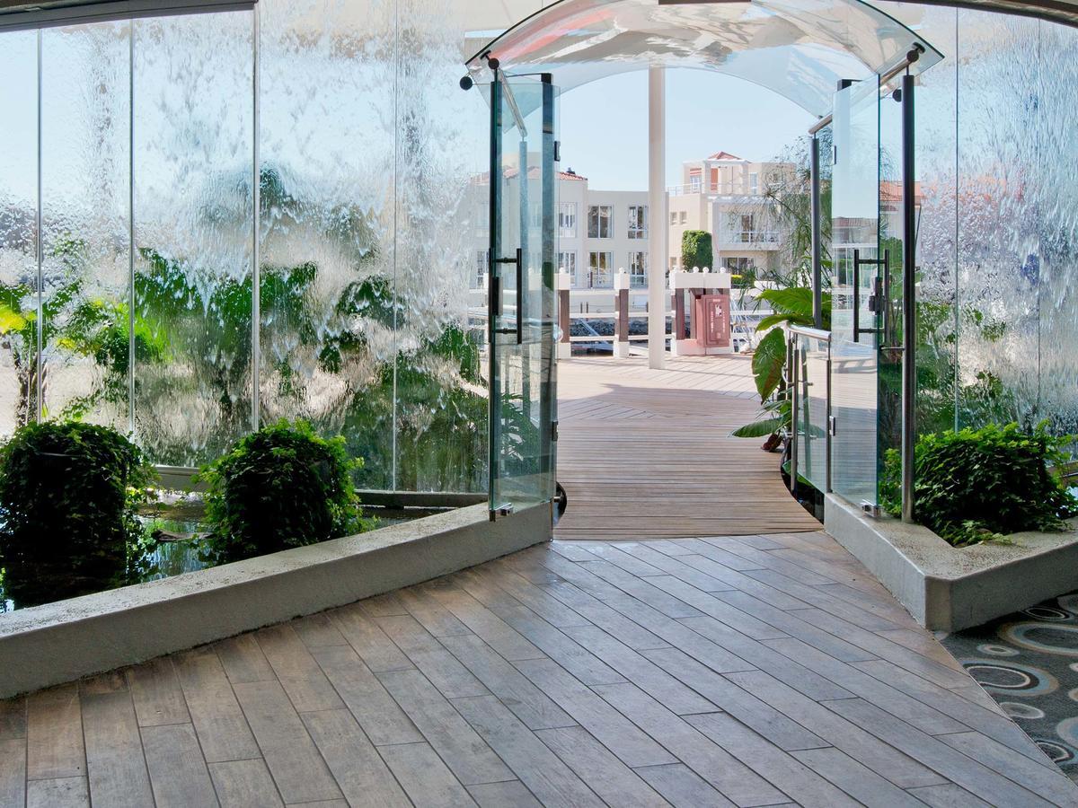 Krystal Beach Hotel Gordons Bay Exterior photo
