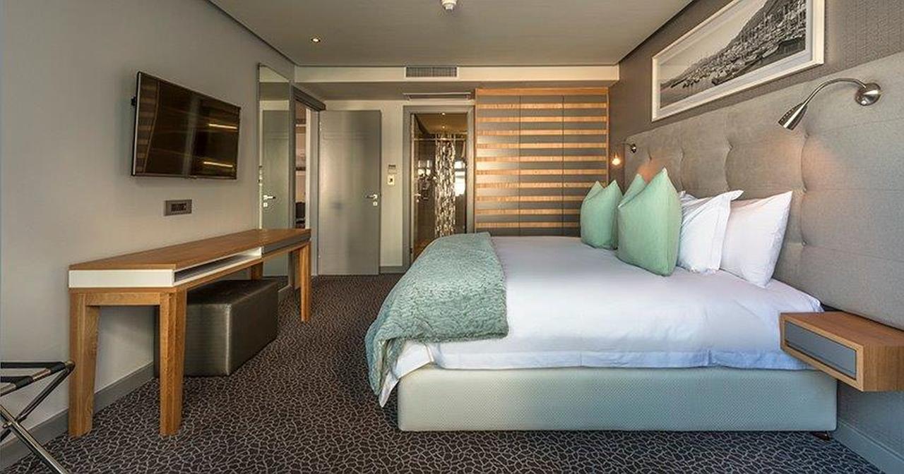 Krystal Beach Hotel Gordons Bay Exterior photo